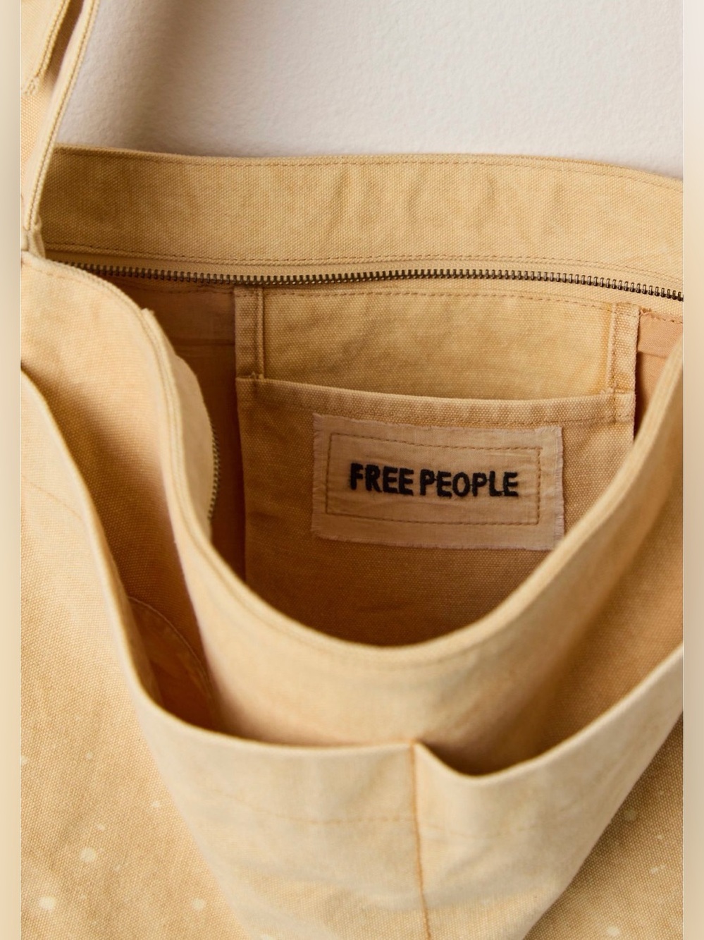 Free People Camp Crush Sling Bag NWT $78 Neutral - Picture 2 of 8